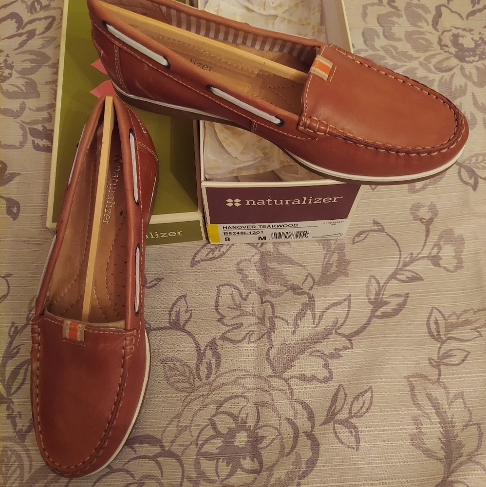 Naturalizer loafer size 8M